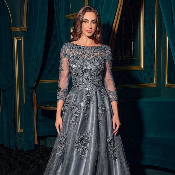 New Formal Tulle Lace Embroidered Maxi Gown w/ 3/4 Sleeves & V-Back CD J883